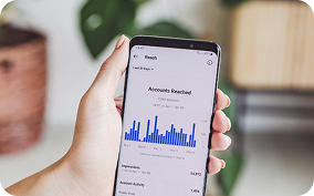 모바일로 확인하는 모습